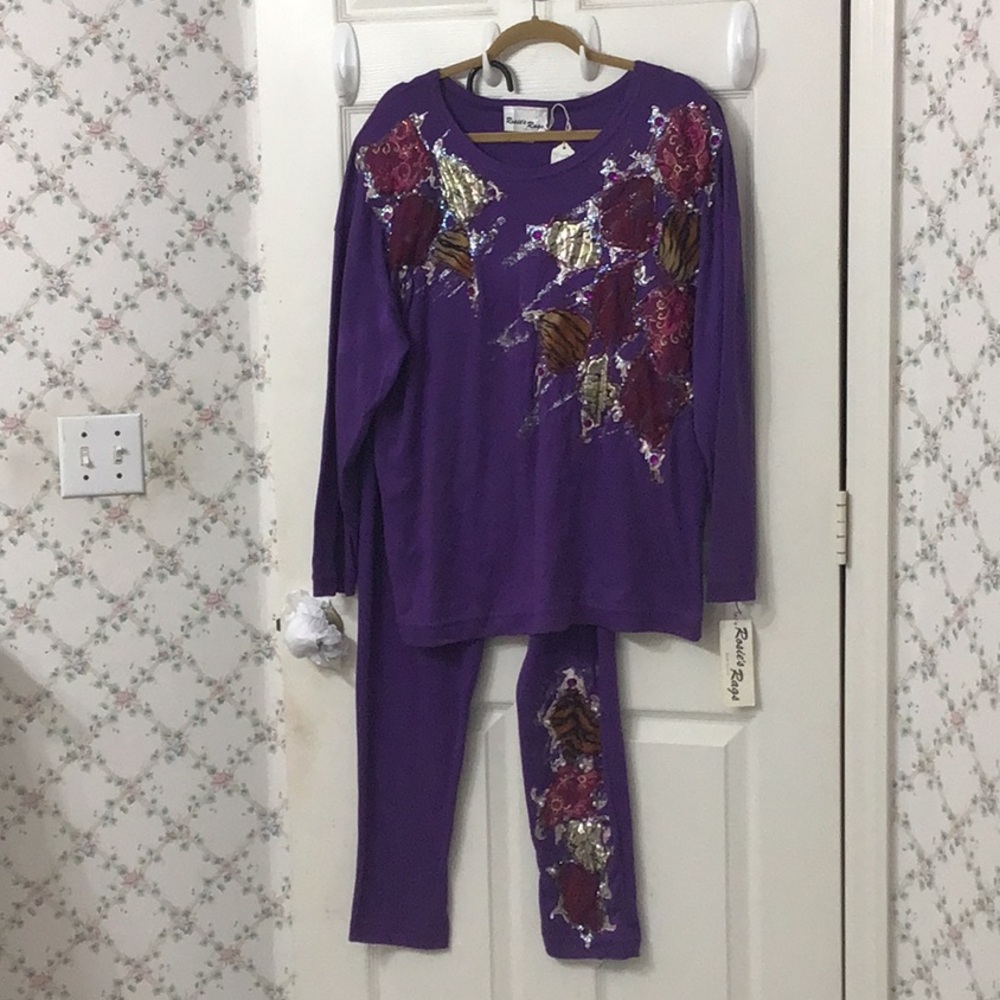 VINTAGE 80’s Hand decorated designed 2 piece shirt & leggings set. New w/ tags.